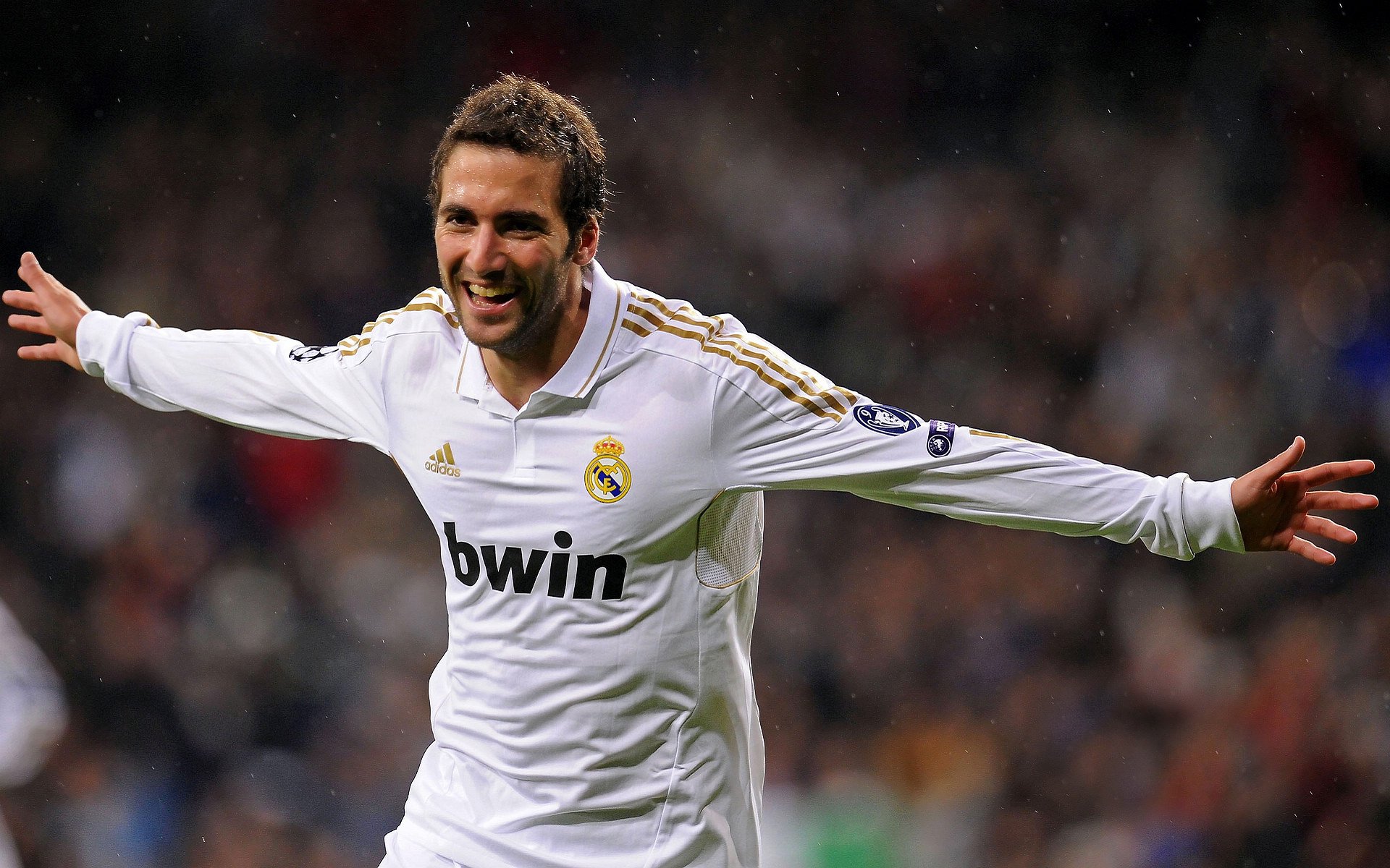 莎拉波娃焦点对战,凯恩与30激战日本队分钟,重返赛场胜负难料!气势如虹延续