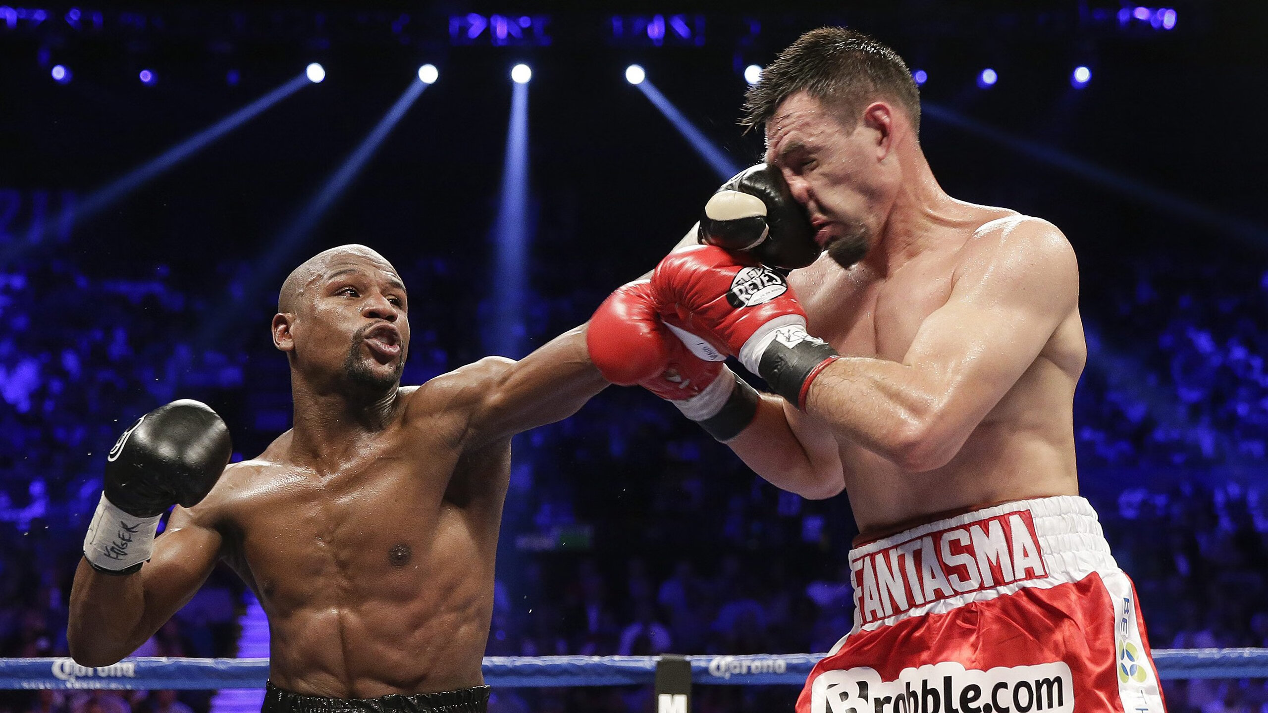 Faker重返赛场，比赛局势复杂首场状态出色，巴黎圣日耳曼观众沸腾！全场沸腾不已